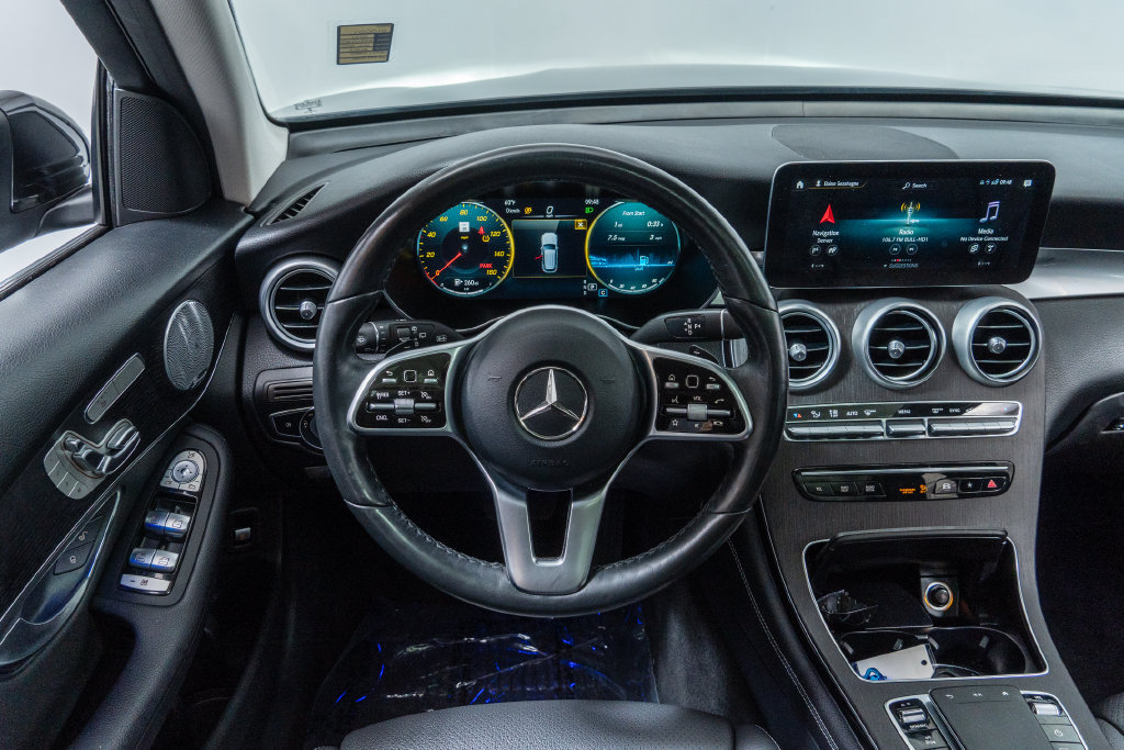 Used 2021 Mercedes-Benz GLC 300 4MATIC w/ Multimedia Package image 16