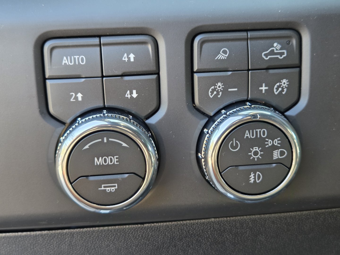 New 2026 GMC Sierra 2500 AT4 w/ AT4 Premium Plus Package AWD/4WD image 32