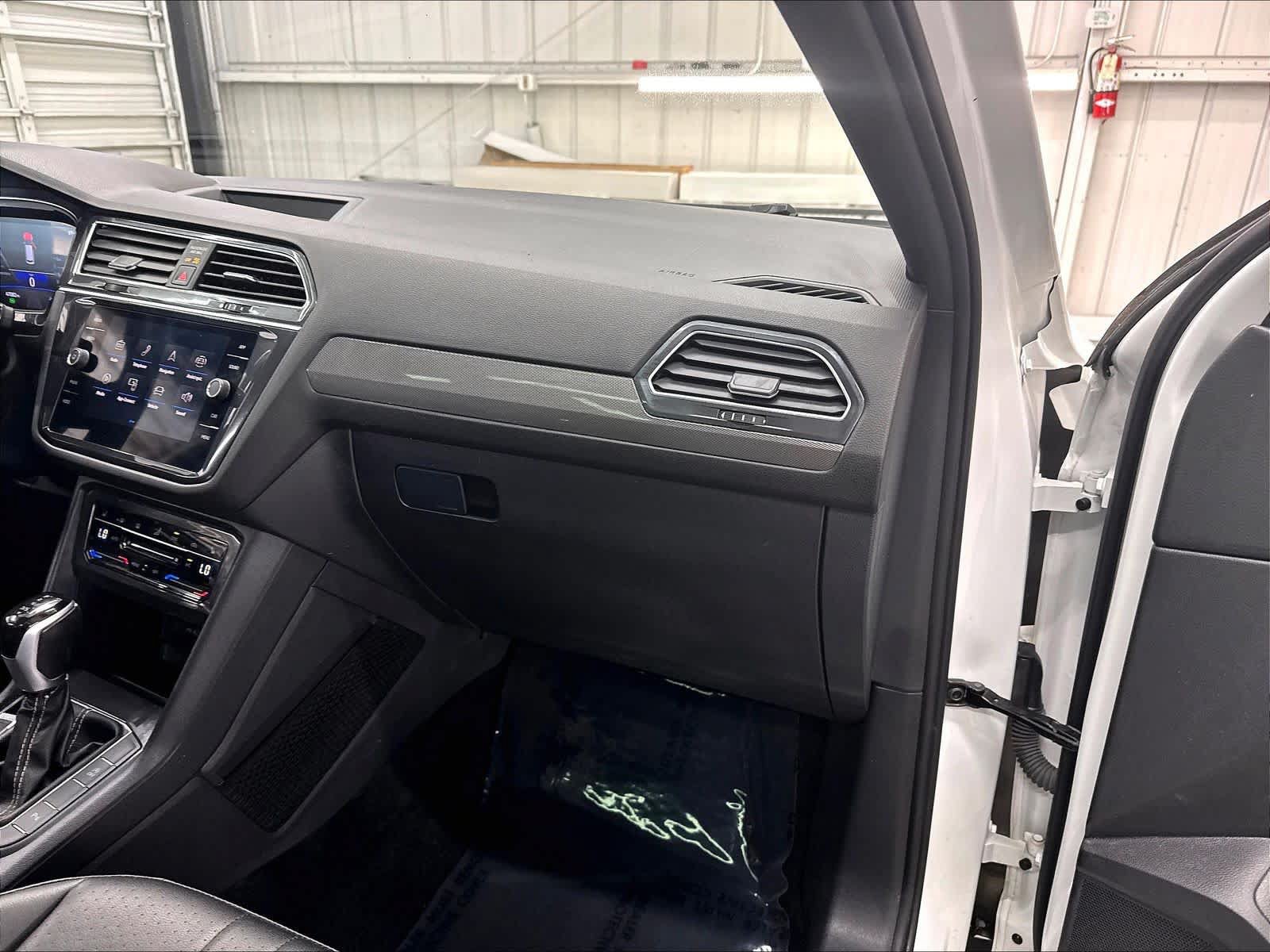 Used 2024 Volkswagen Tiguan SE R-Line FWD image 29