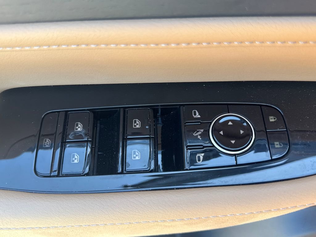 Used 2025 INFINITI QX80 Sensory image 22