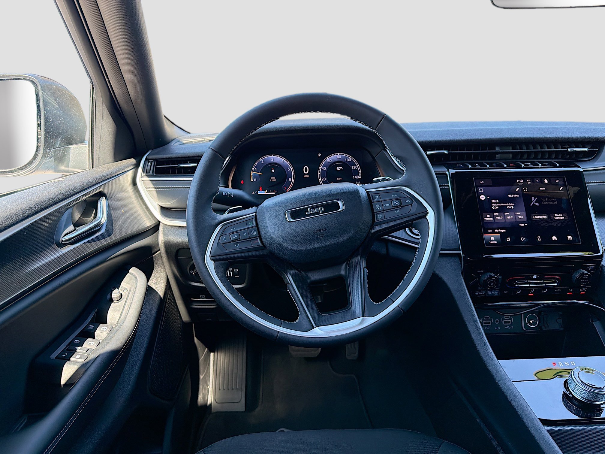 Used 2025 Jeep Grand Cherokee Laredo X image 16