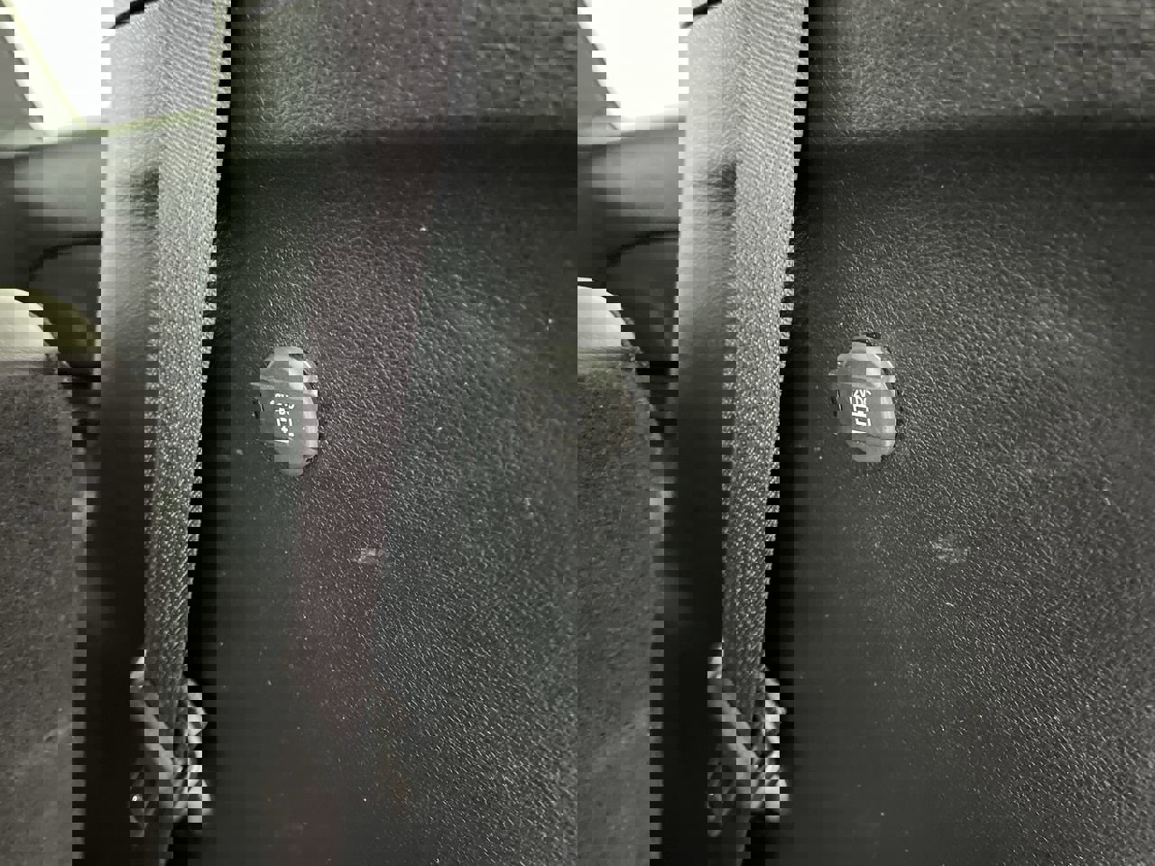 Used 2025 Chrysler Pacifica Select image 29