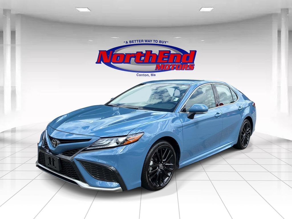 Used 2024 Toyota Camry XSE FWD image 3