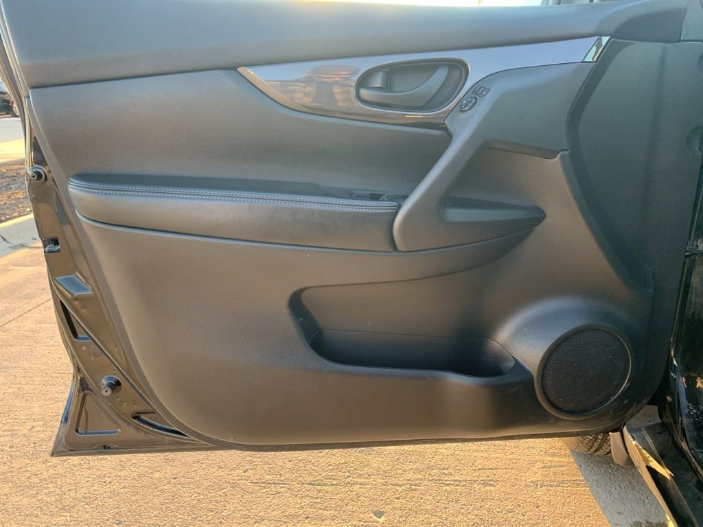 Used 2019 Nissan Rogue SL image 14