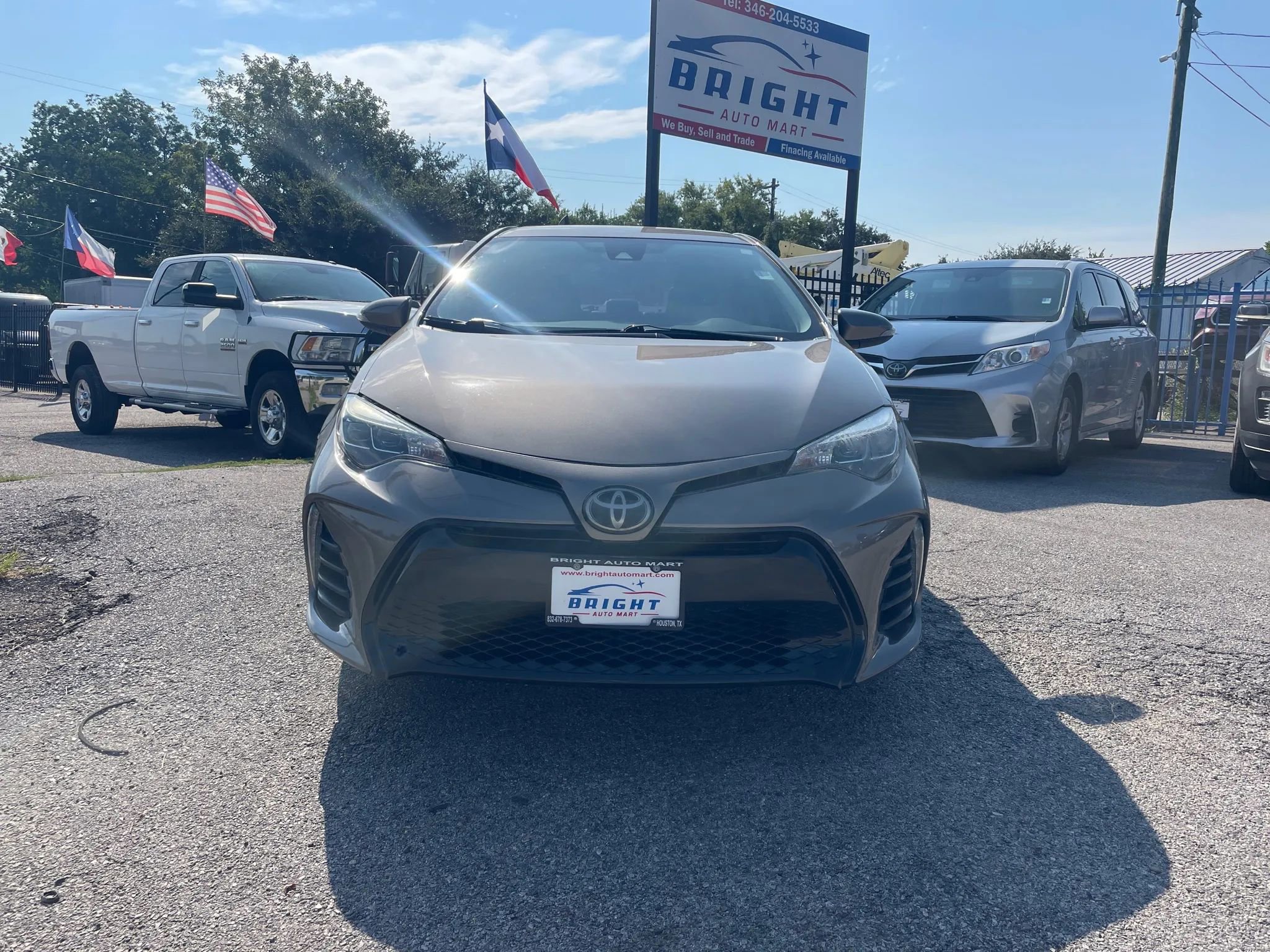 Used 2019 Toyota Corolla SE image 1