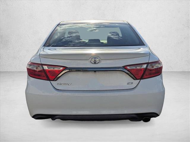 Used 2015 Toyota Camry SE image 4