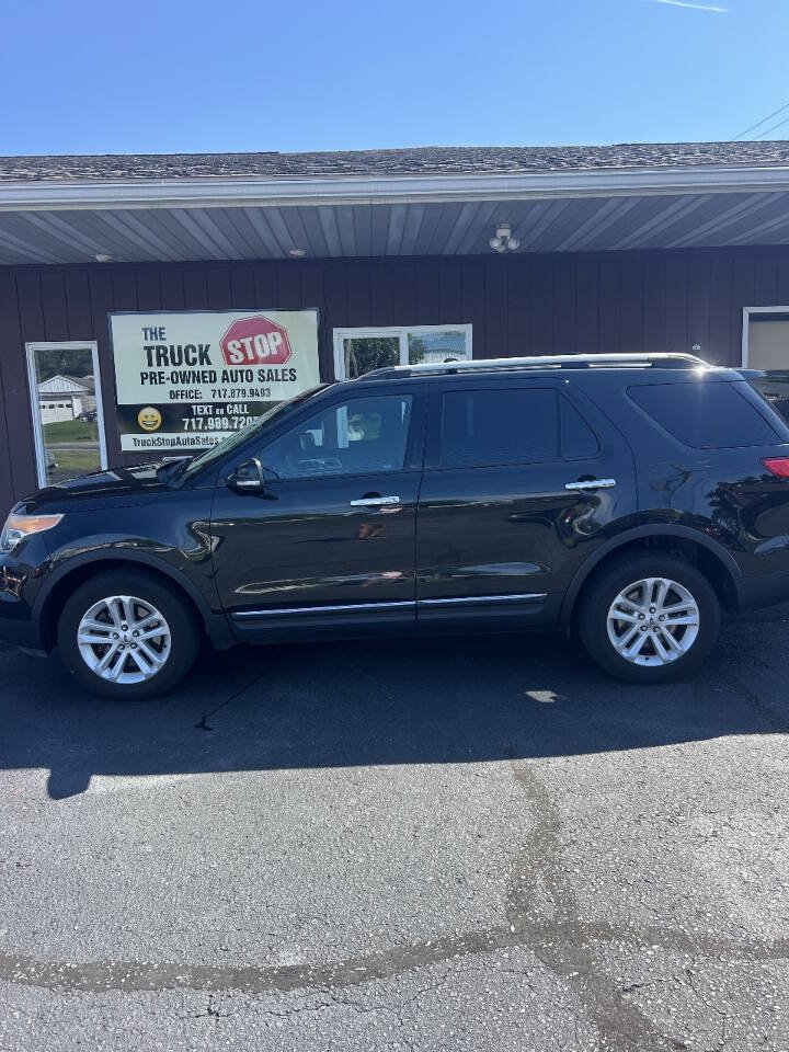 Used 2014 Ford Explorer XLT w/ Equipment Group 202A AWD/4WD image 2