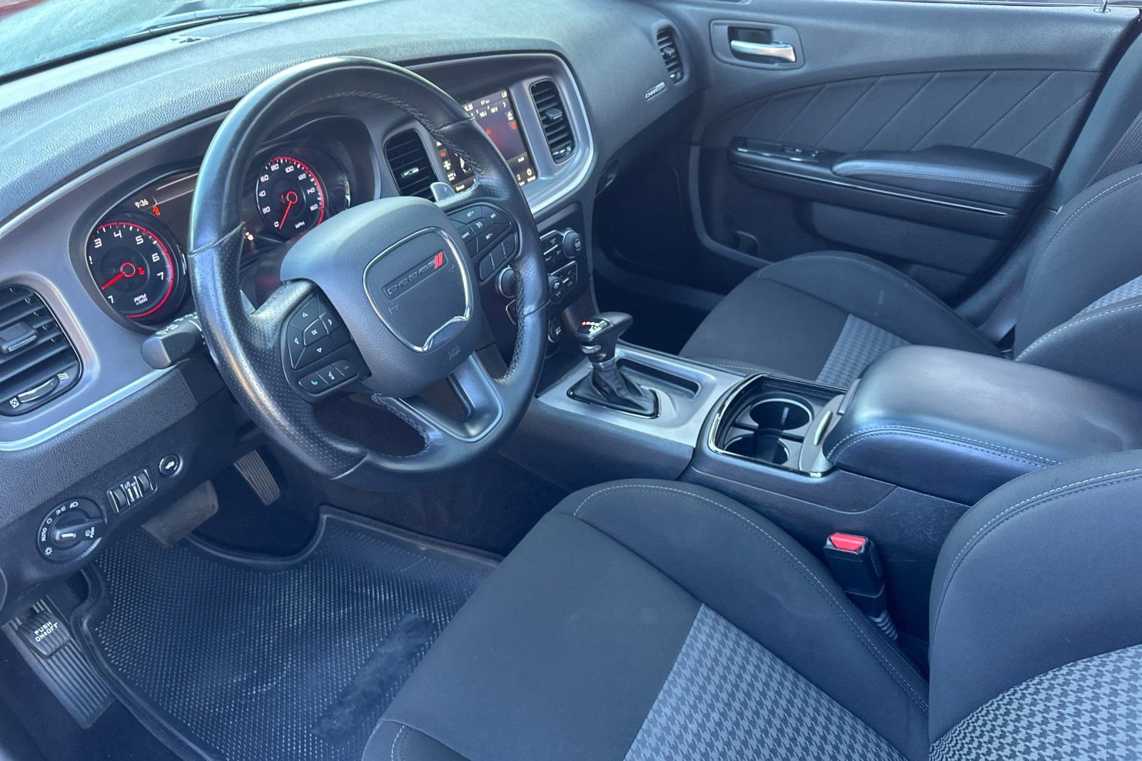 Used 2022 Dodge Charger R/T w/ Harman/Kardon Audio Group image 12