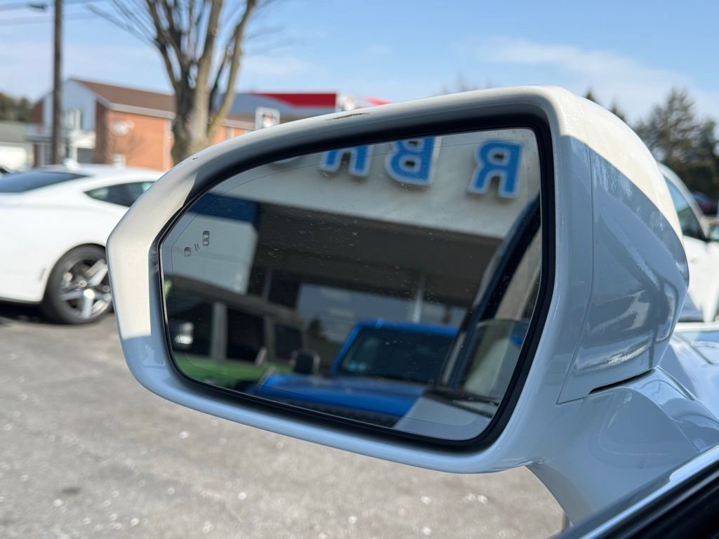 Used 2022 Lincoln Nautilus Reserve image 11