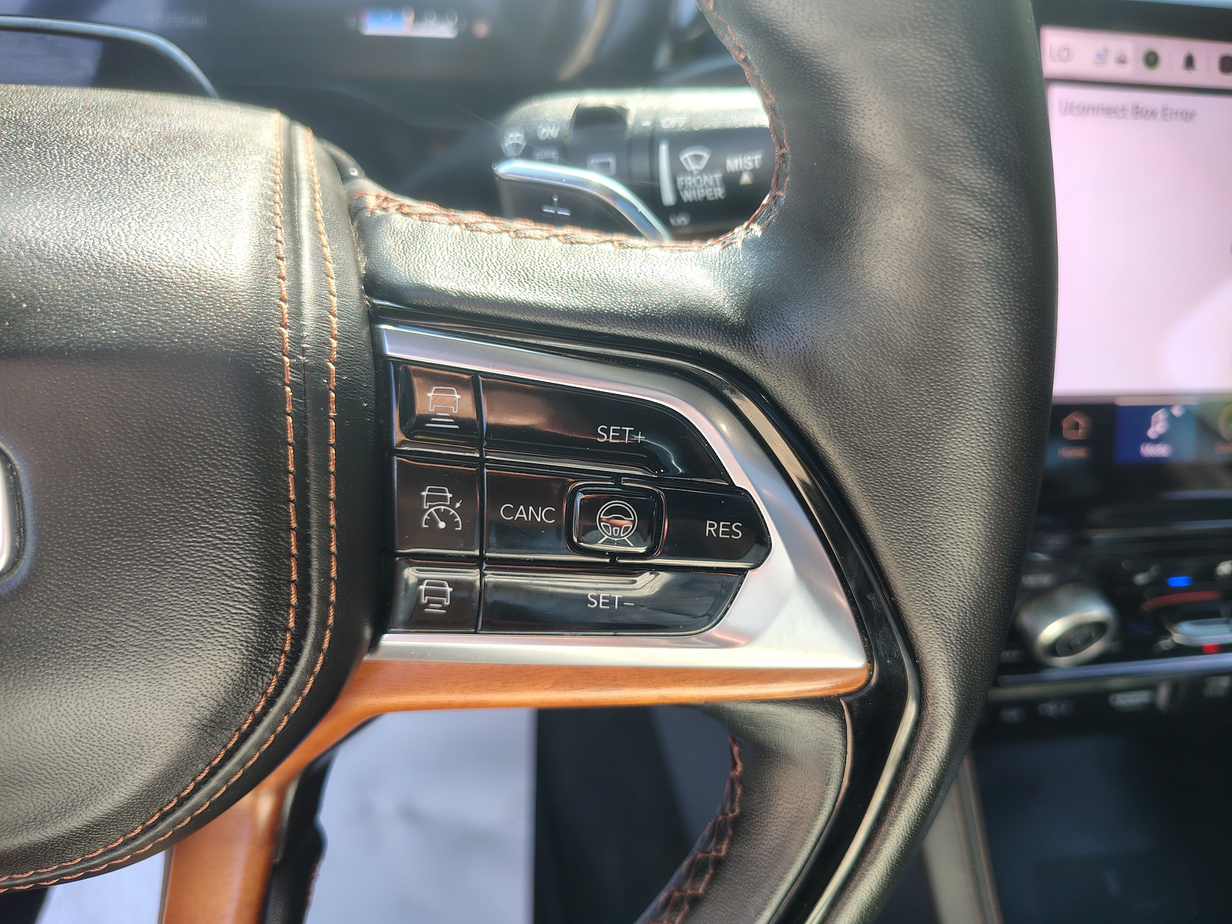 Certified 2025 Jeep Grand Cherokee L Summit AWD/4WD image 40