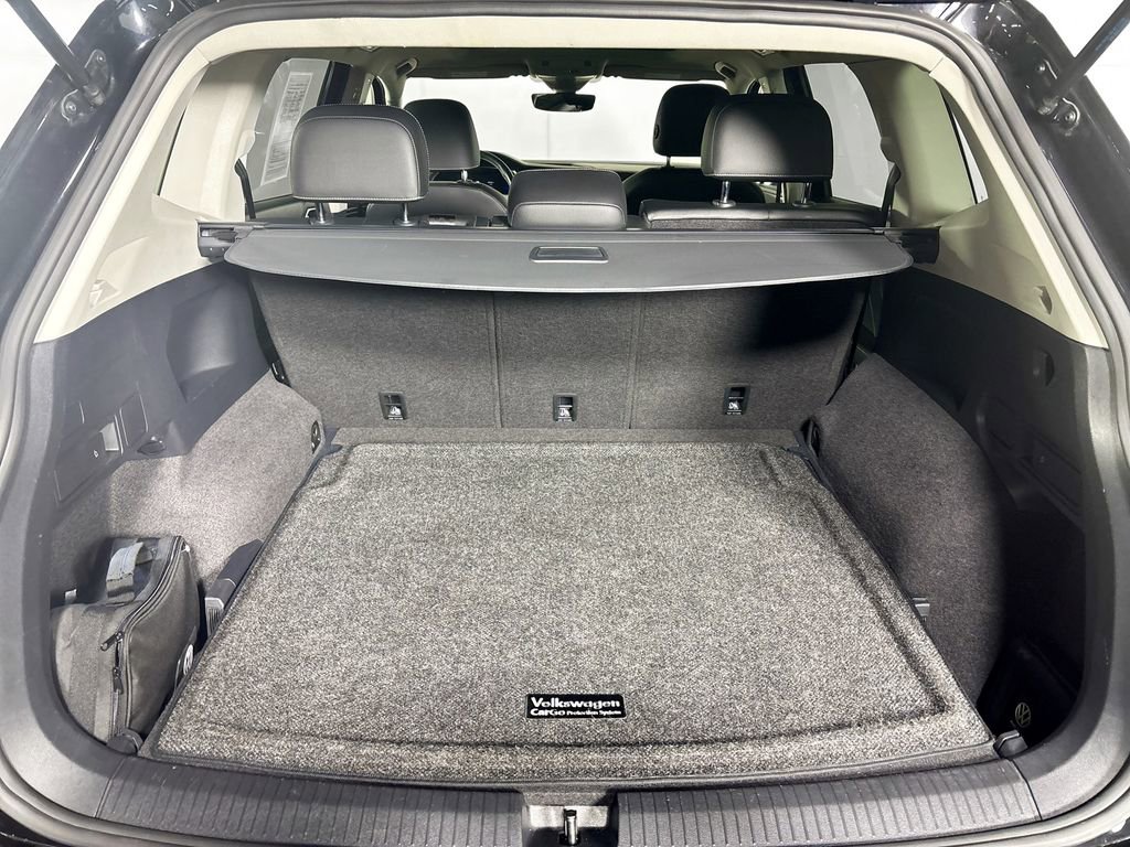 Certified 2022 Volkswagen Tiguan SE w/ Panoramic Sunroof Package image 21