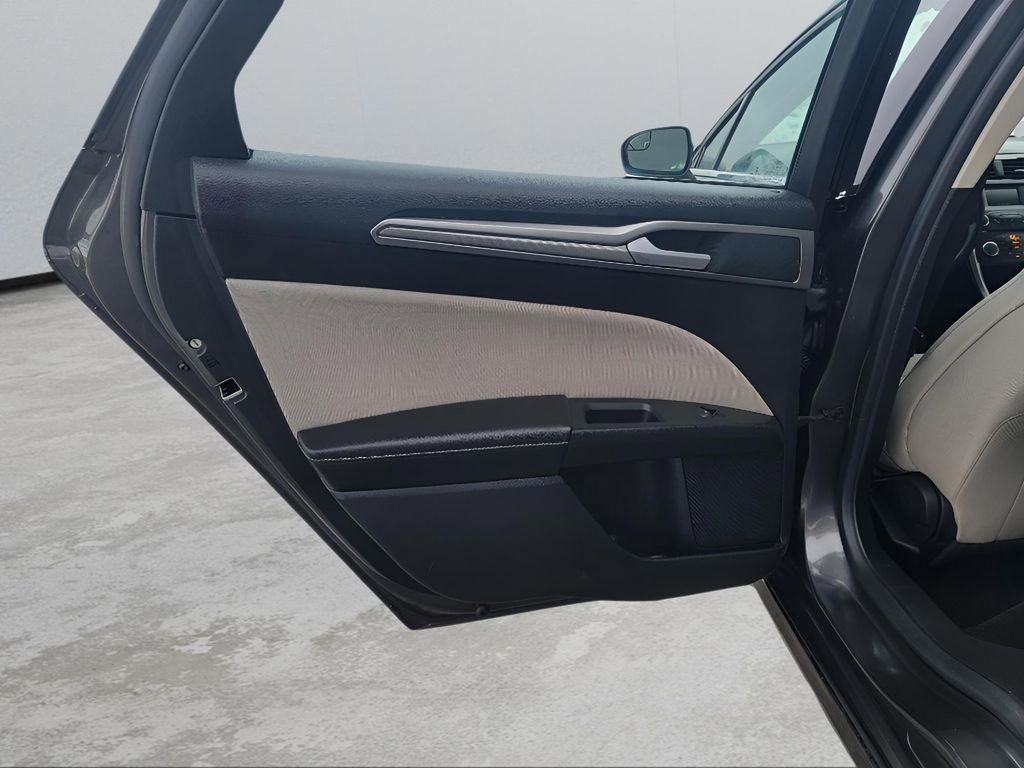 Used 2018 Ford Fusion S image 23