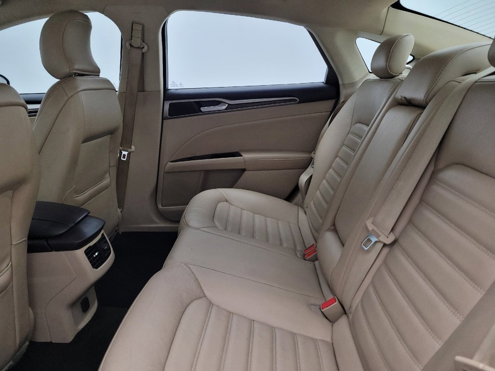 Used 2016 Ford Fusion SE w/ Equipment Group 202A FWD image 18