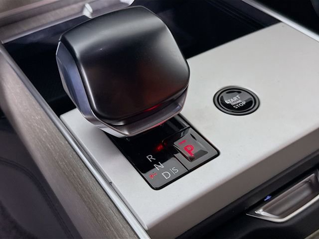 New 2026 Land Rover Range Rover SV AWD/4WD image 19