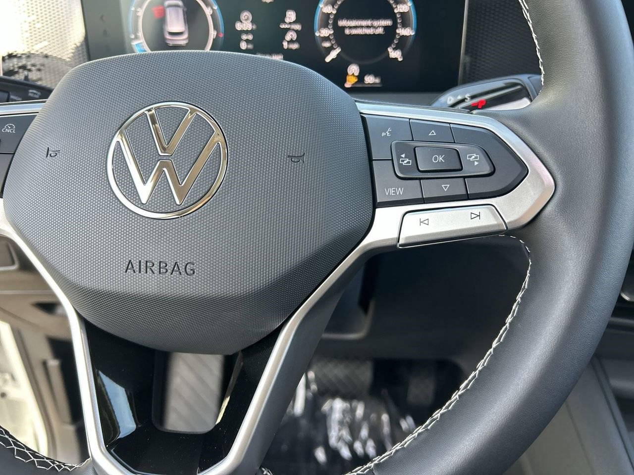 New 2026 Volkswagen Tiguan SE FWD image 21