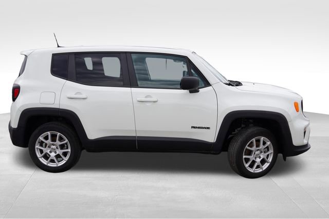 Used 2023 Jeep Renegade Latitude image 2