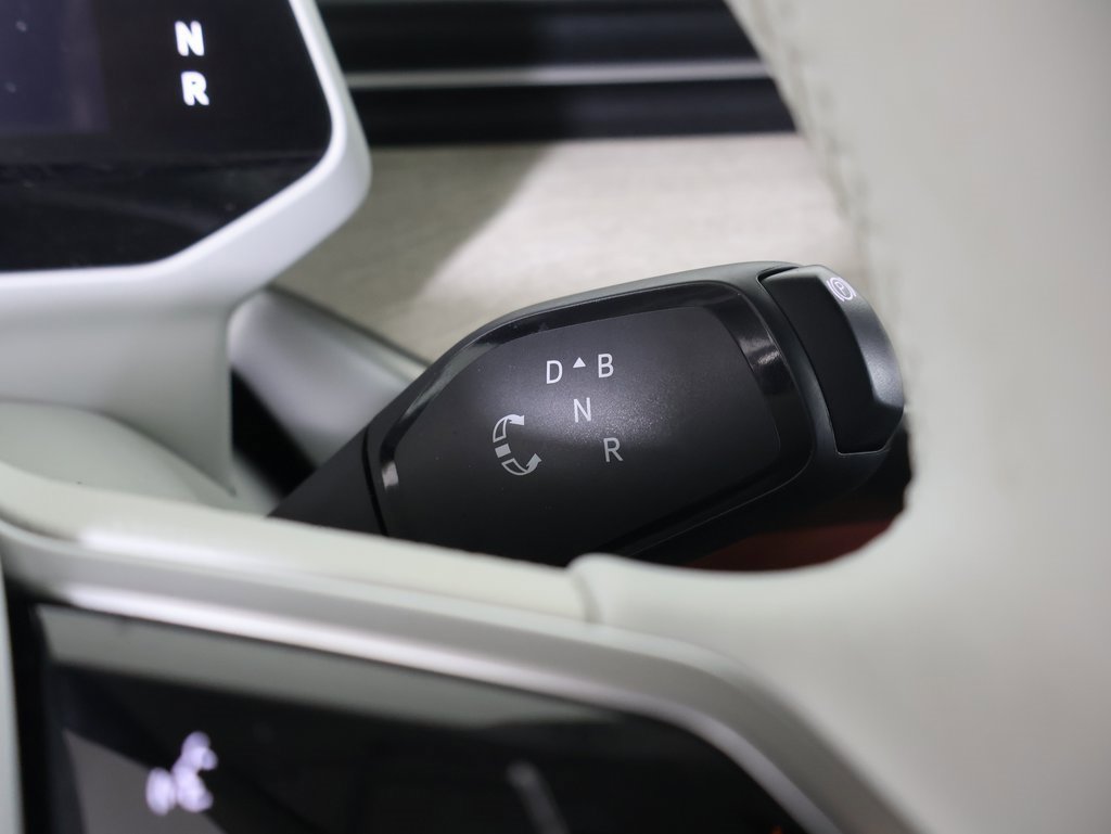 Used 2025 Volkswagen ID. Buzz 1st Edition image 35