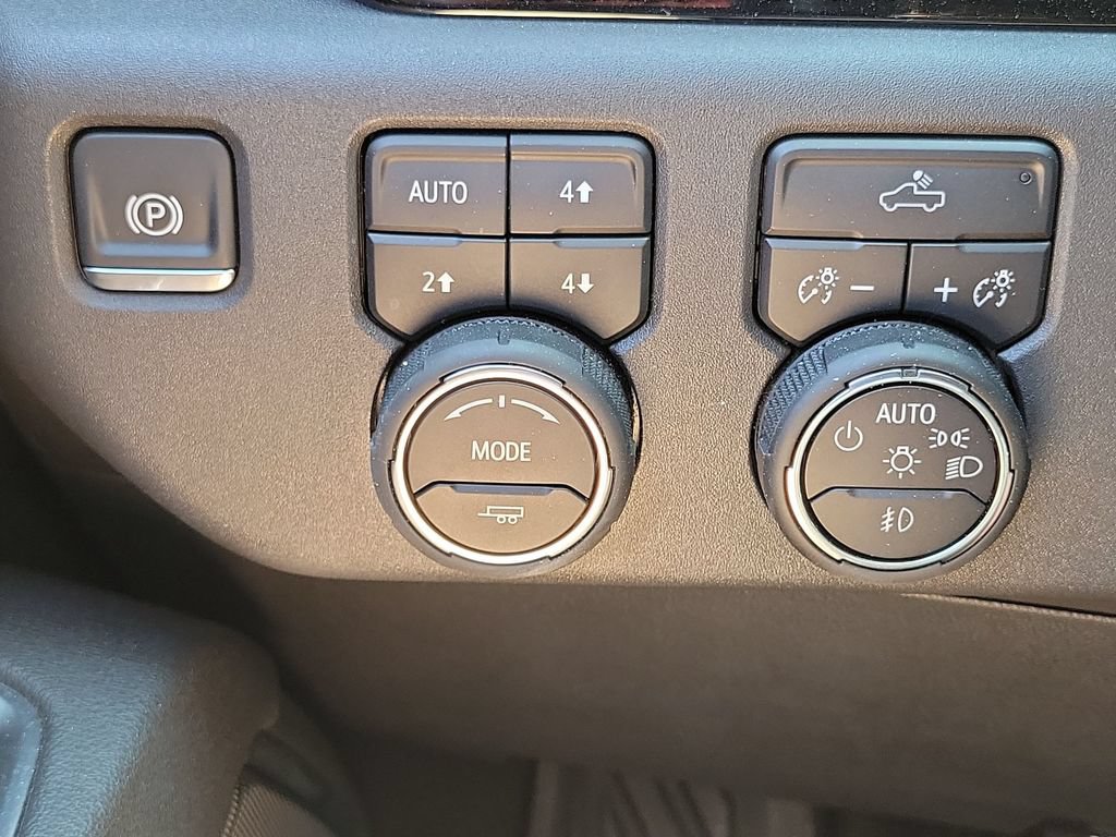 Used 2025 Chevrolet Silverado 1500 LT Trail Boss w/ Protection Package AWD/4WD image 18