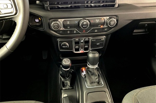 New 2025 Jeep Gladiator Sport image 7