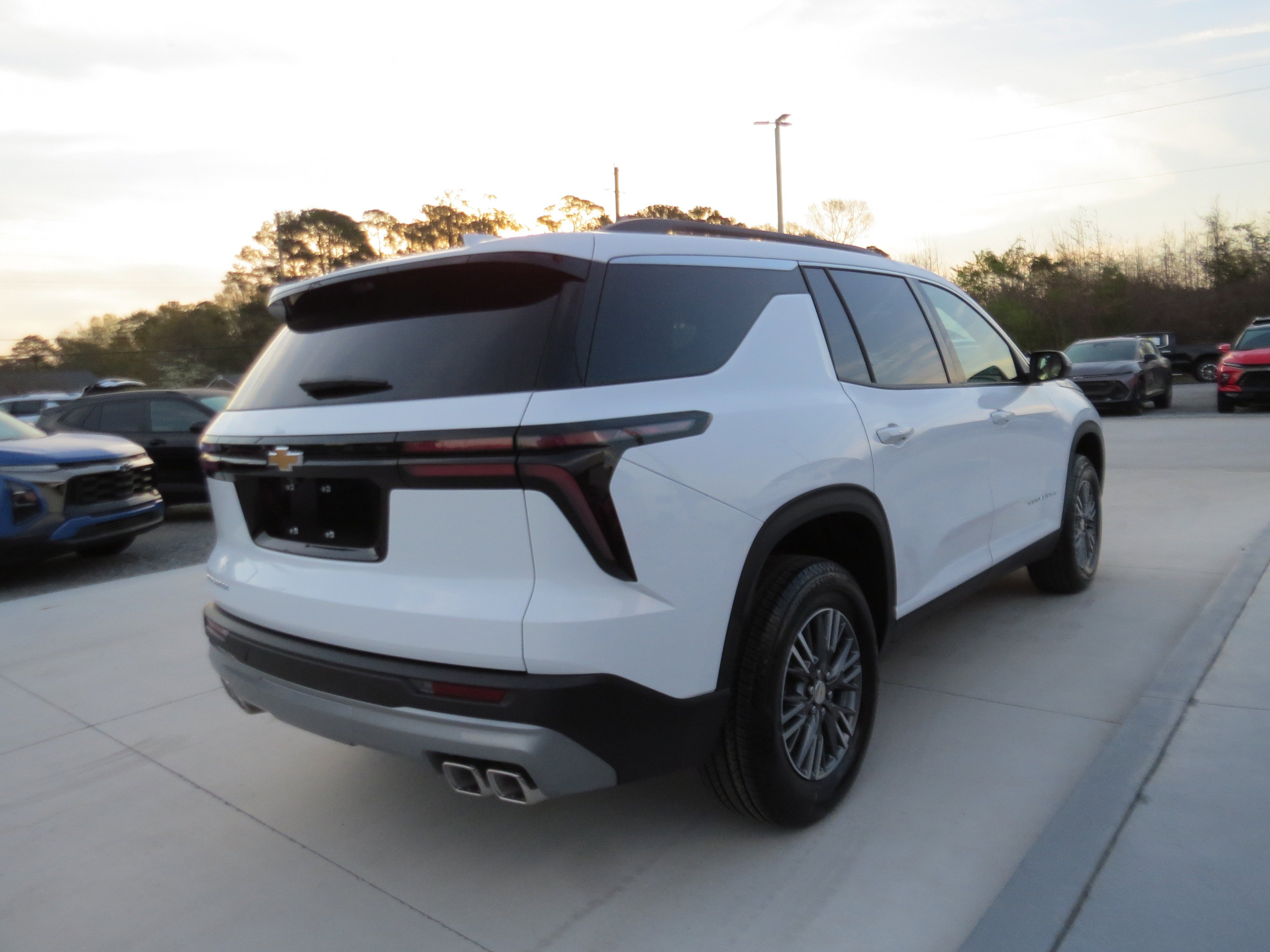 New 2026 Chevrolet Traverse LT w/ Driver Confidence Package FWD image 6