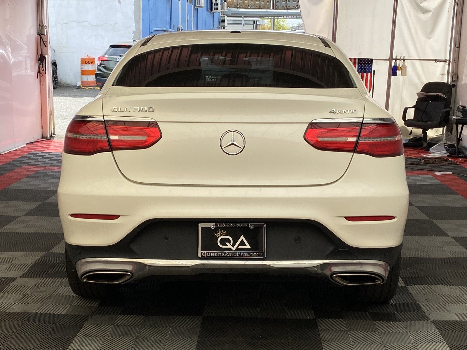 Used 2018 Mercedes-Benz GLC 300 4MATIC Coupe image 4