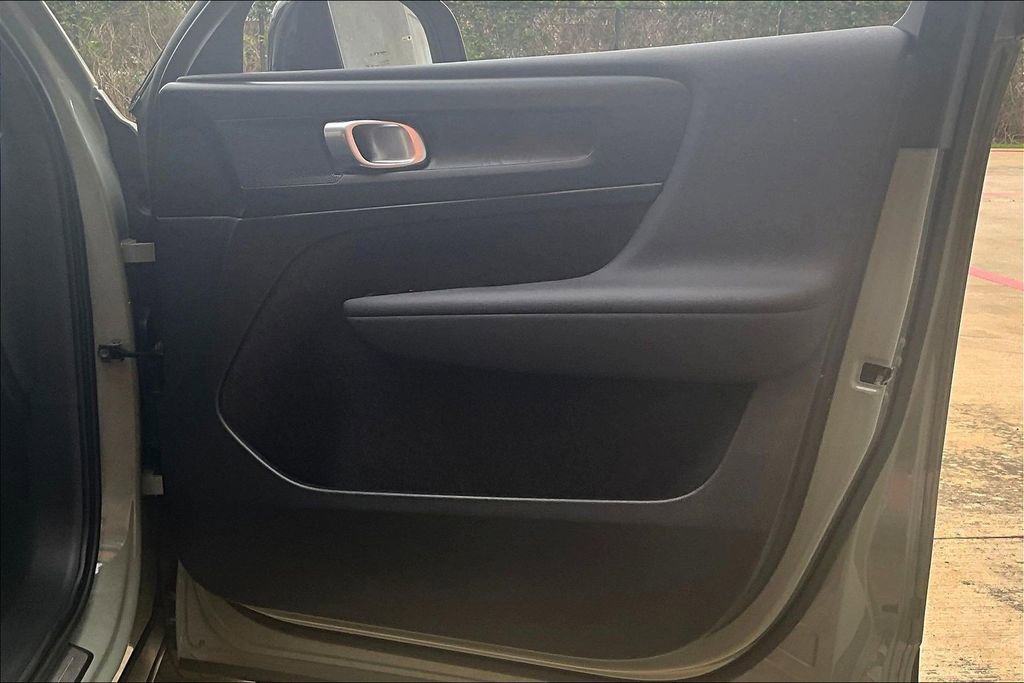 Certified 2023 Volvo C40 P8 Recharge Plus image 25