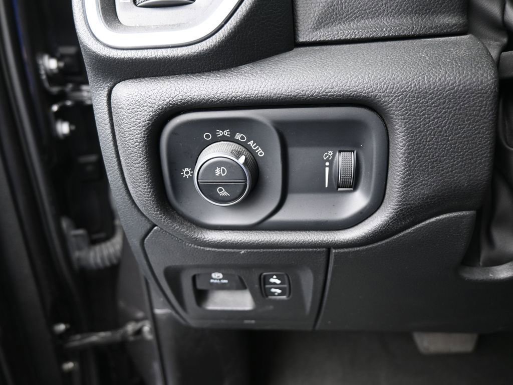 Used 2024 RAM 1500 Big Horn image 34