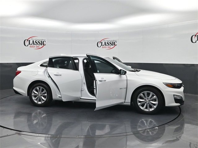 Used 2024 Chevrolet Malibu LT image 30