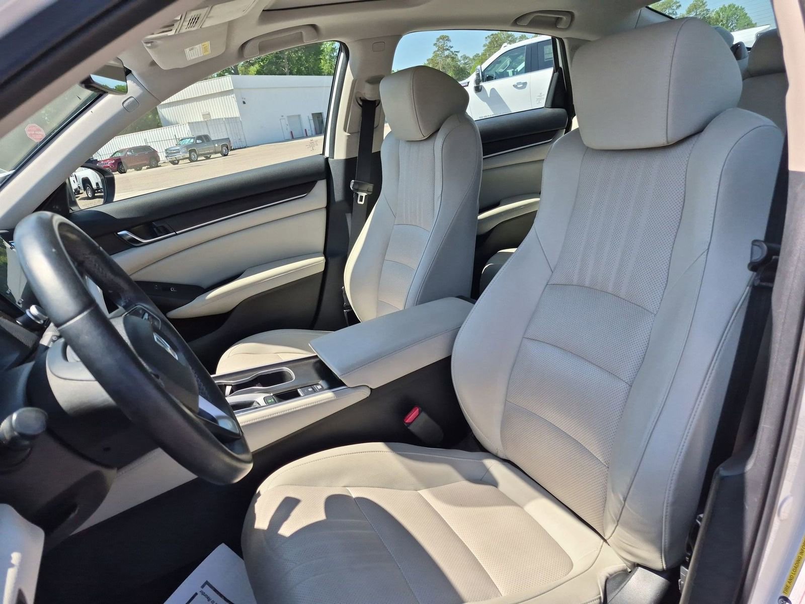 Used 2018 Honda Accord EX-L image 19