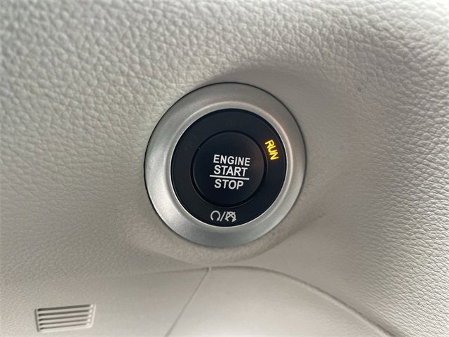 Used 2021 Chrysler Pacifica Touring-L w/ Premium & Safety Sphere Group image 17