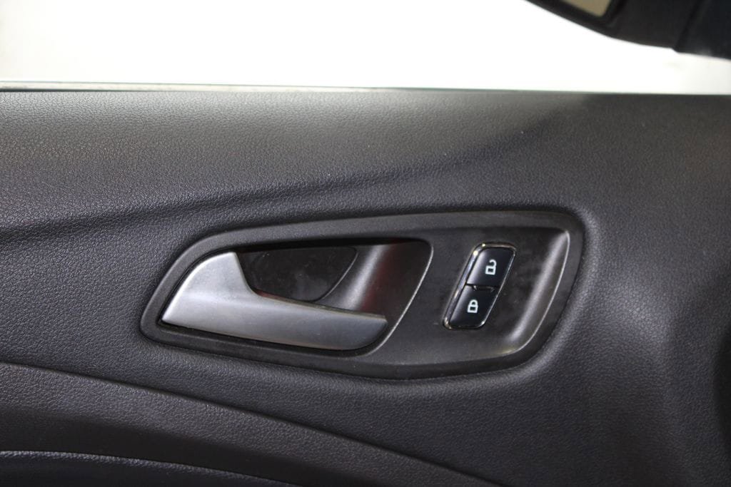 Used 2016 Ford C-MAX Energi SEL w/ Equipment Group 302A FWD image 8