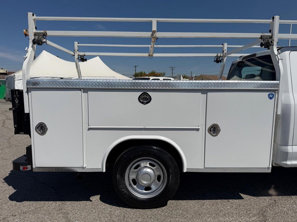 Used 2022 Ford F350 XL w/ Power Equipment Group image 15