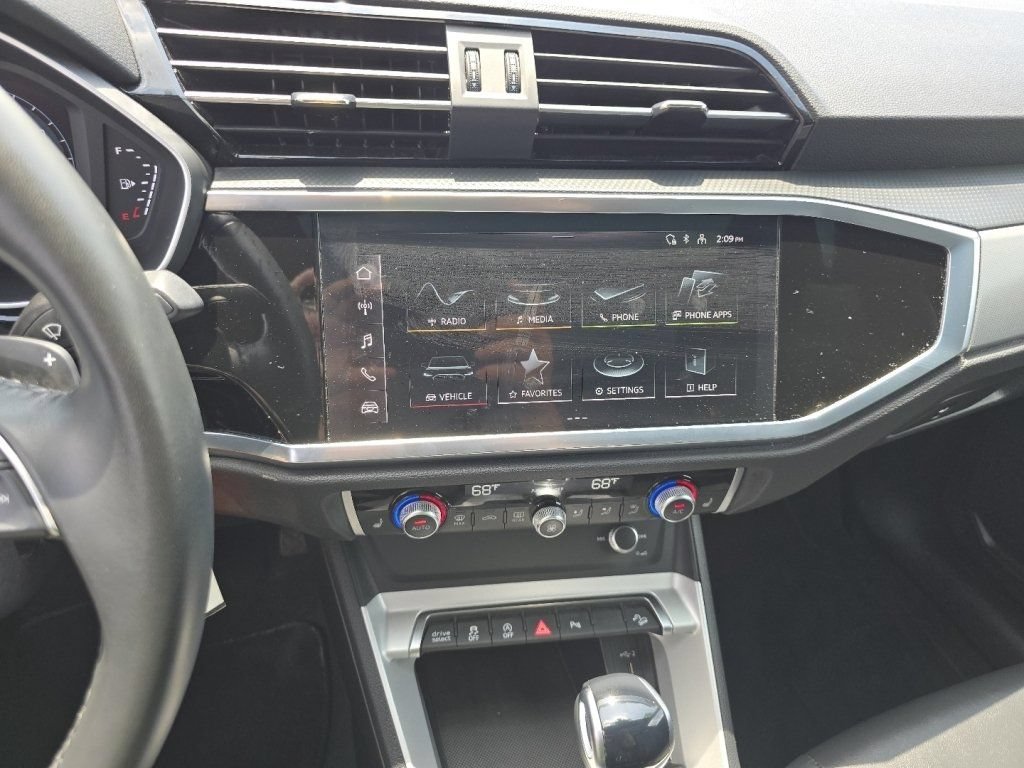 Used 2025 Audi Q3 2.0T Premium AWD/4WD image 31