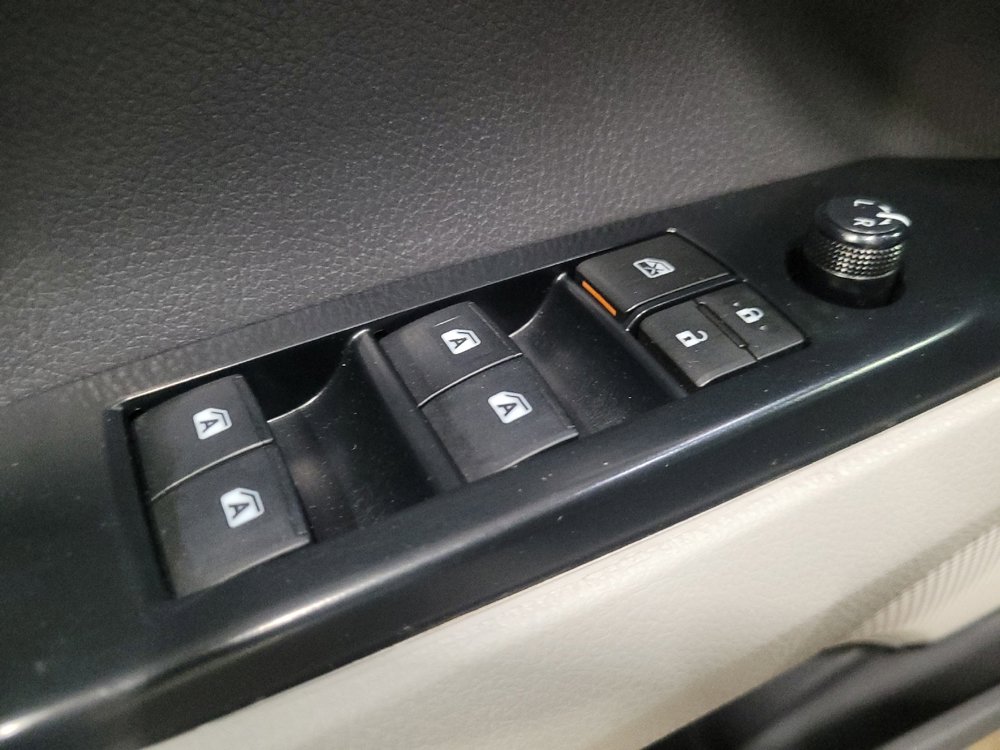 Used 2019 Toyota Camry LE image 27