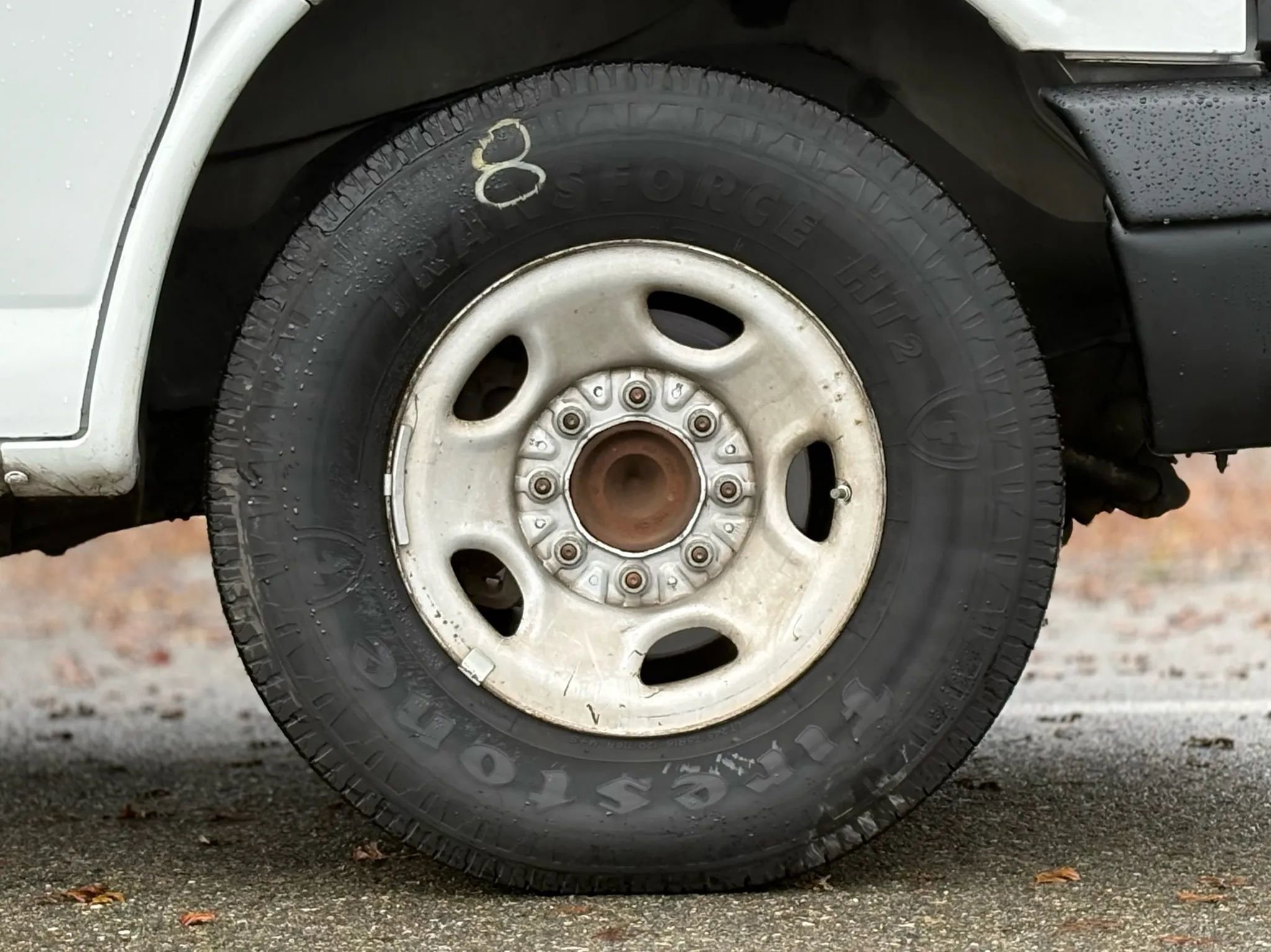 Used 2013 Chevrolet Express 2500 Van 3D image 25