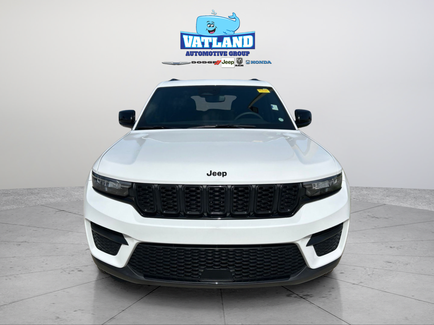 Certified 2024 Jeep Grand Cherokee Altitude RWD image 21