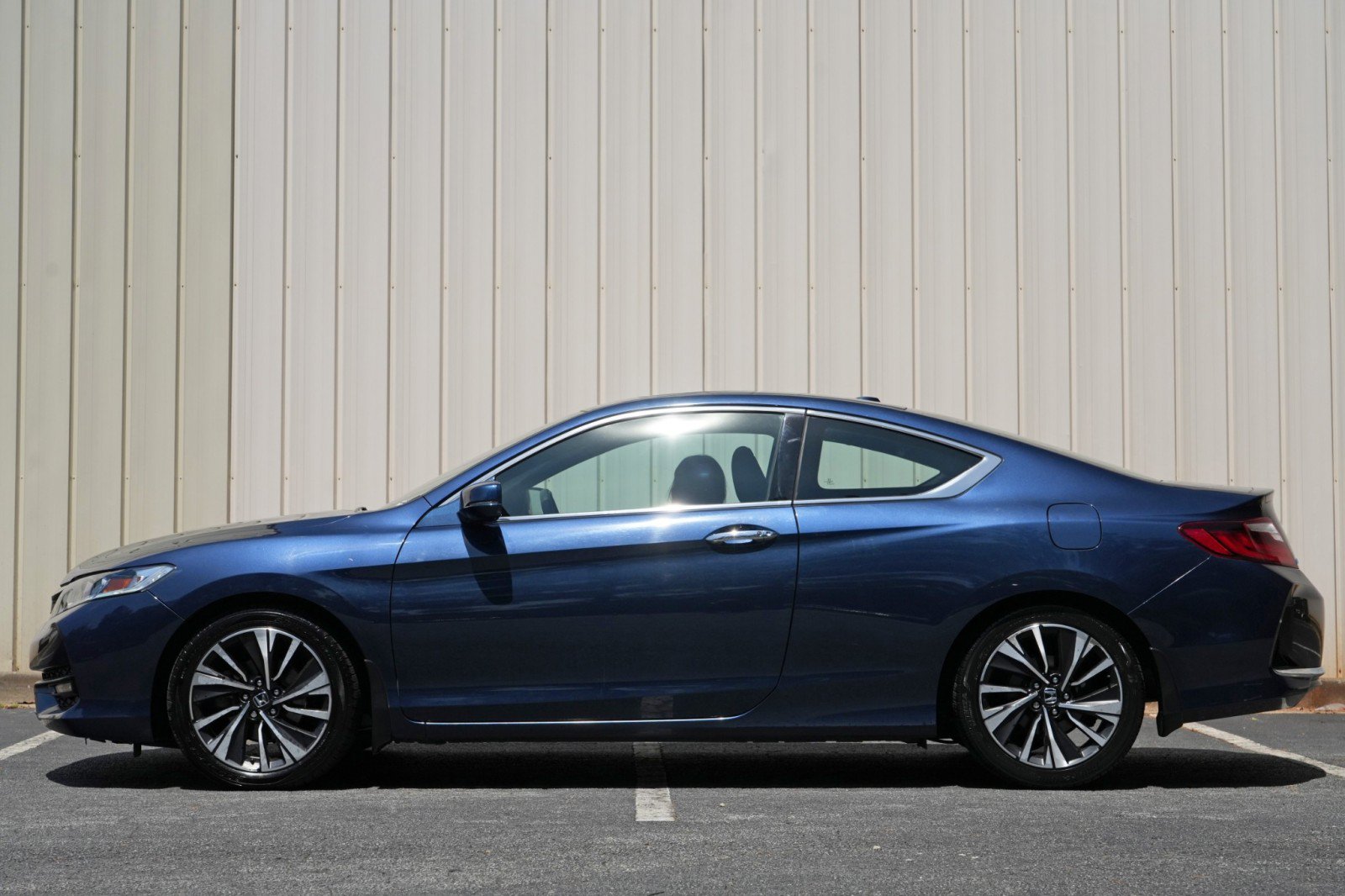 Used 2017 Honda Accord EX image 8