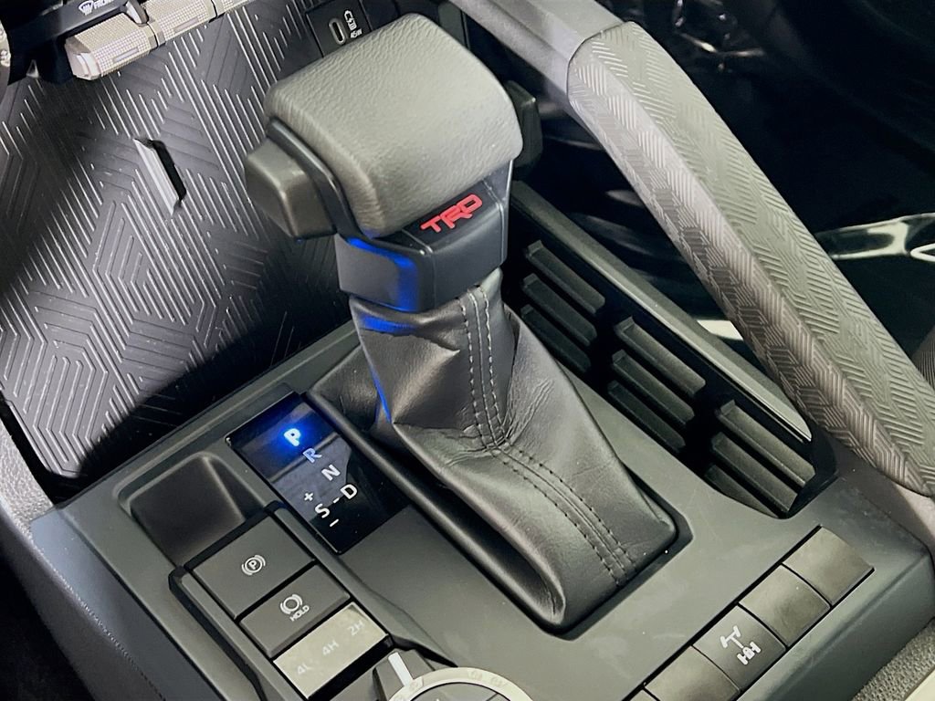 Certified 2025 Toyota Tacoma TRD Off-Road AWD/4WD image 16