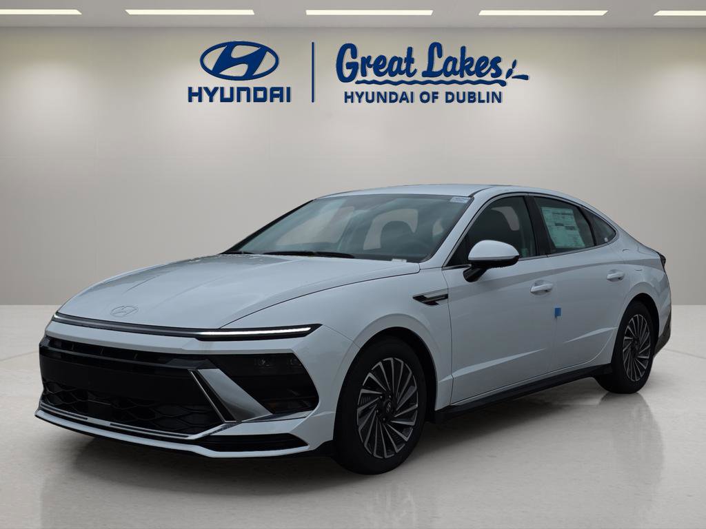 Certified 2025 Hyundai Sonata SEL FWD image 1