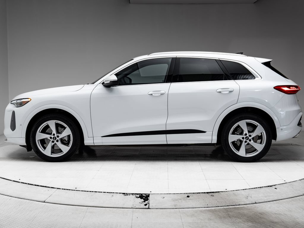 Certified 2025 Audi Q5 Prestige AWD/4WD image 2