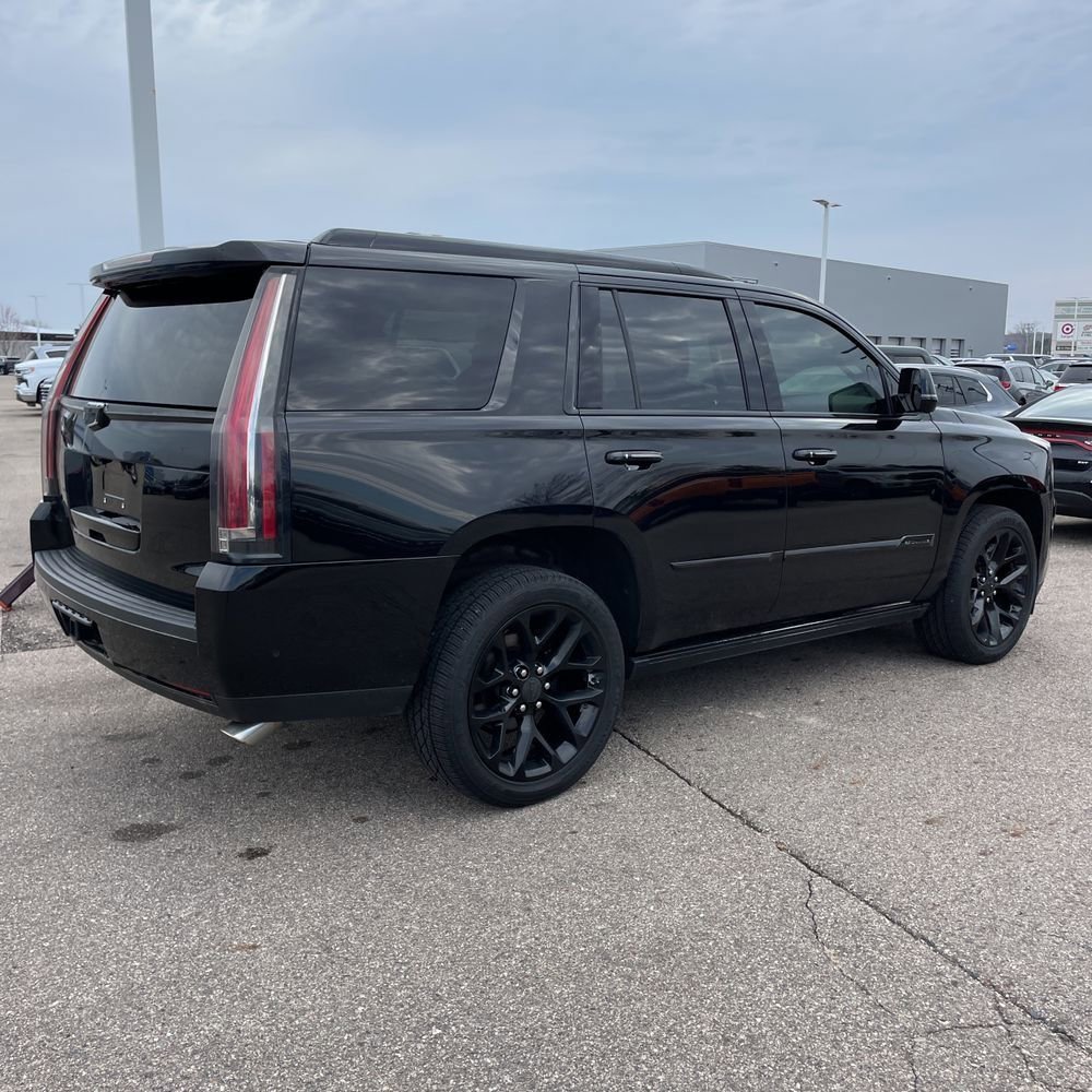 Used 2019 Cadillac Escalade Platinum image 4
