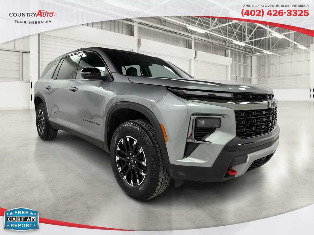 Used 2025 Chevrolet Traverse Z71 image 8