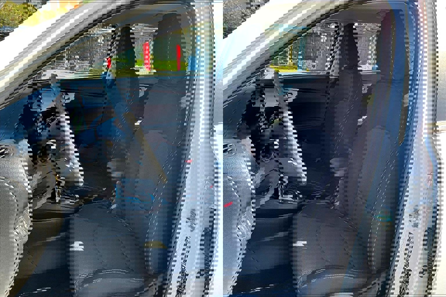 Used 2023 Kia Forte LXS w/ LXS Technology Package image 22