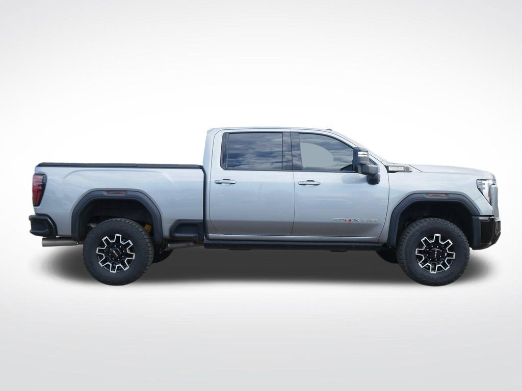 Used 2025 GMC Sierra 2500 AT4X AWD/4WD image 2