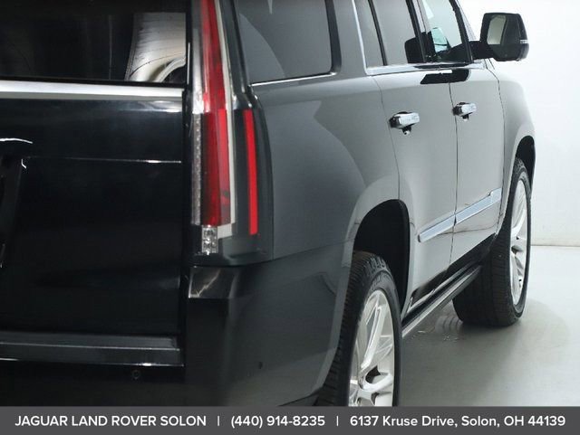 Used 2018 Cadillac Escalade Premium Luxury image 8