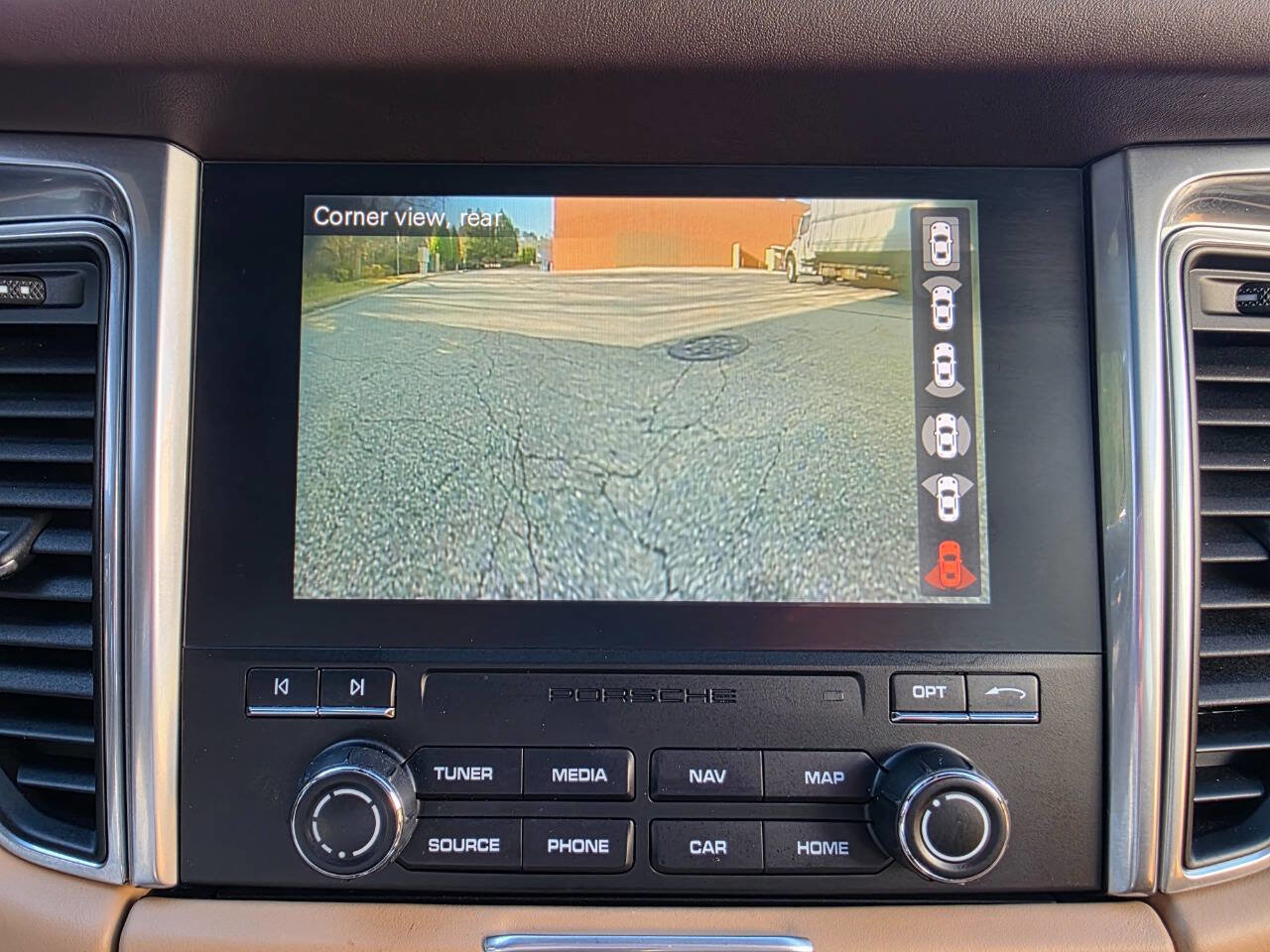 Used 2017 Porsche Macan GTS image 27