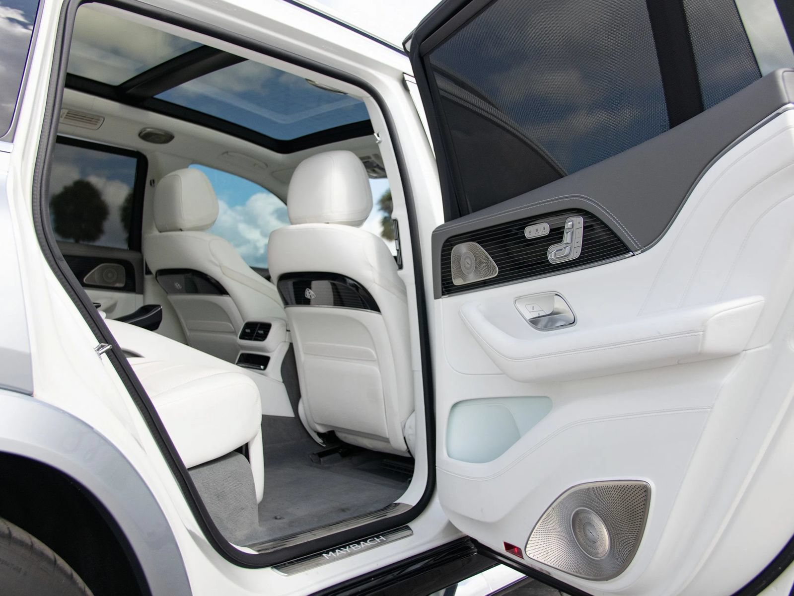 Used 2022 Mercedes-Benz Maybach GLS 600 4MATIC image 39