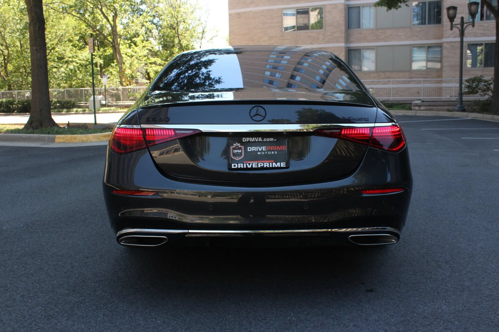 Used 2022 Mercedes-Benz S 580 4MATIC Sedan w/ AMG Line Package image 8