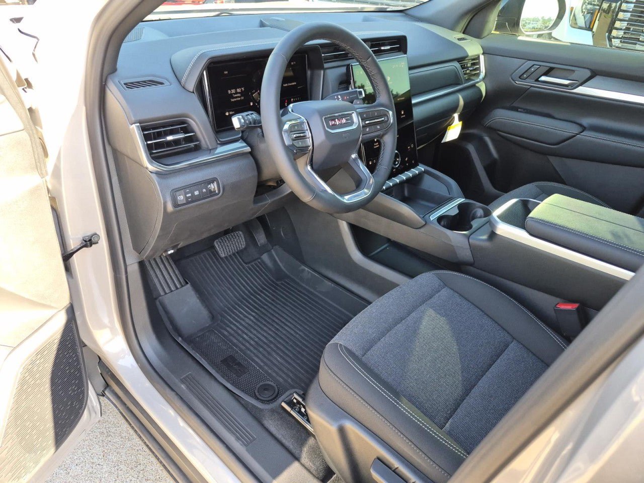 New 2027 GMC Terrain Elevation w/ Black Edition FWD image 8