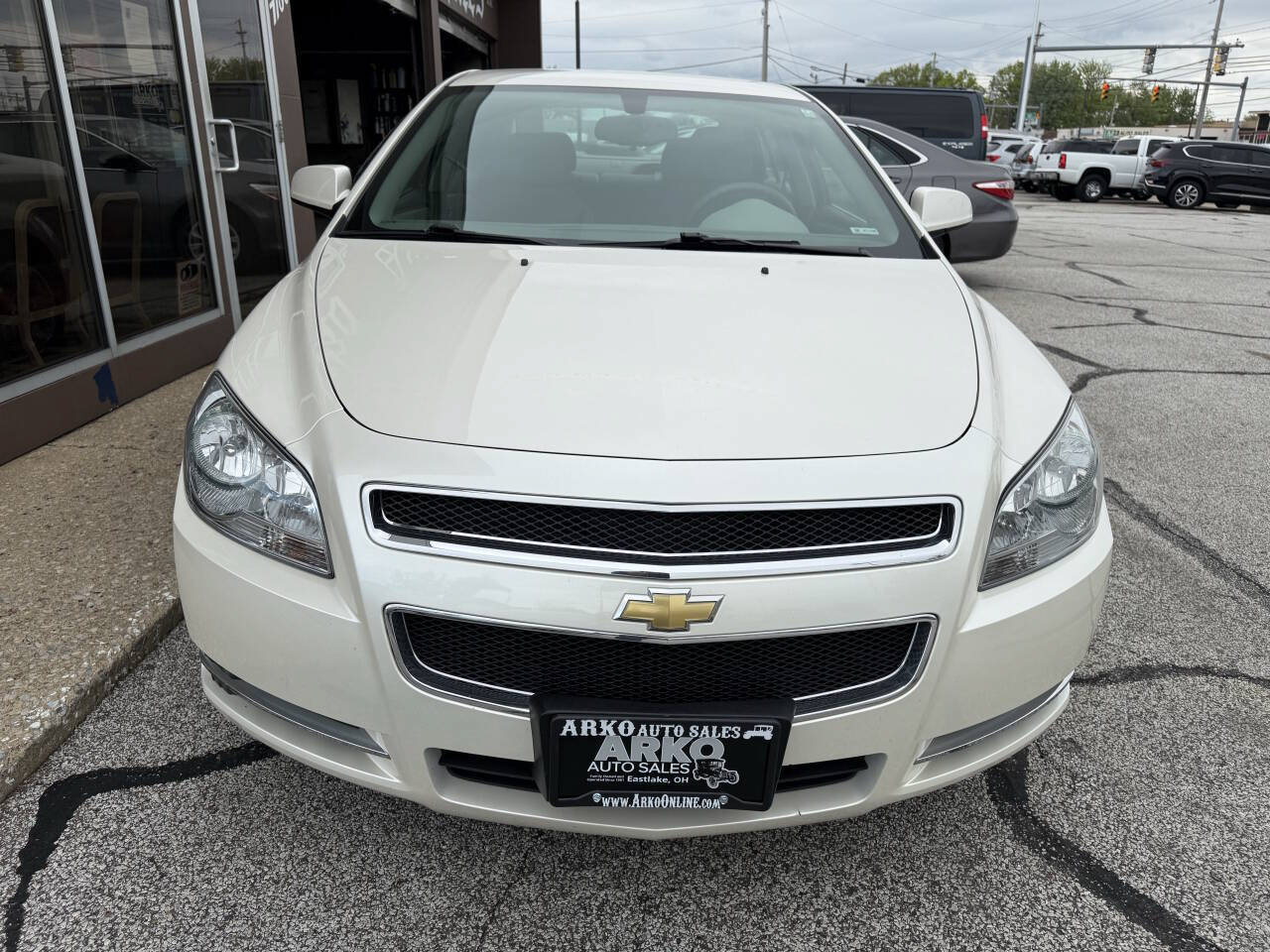 Used 2011 Chevrolet Malibu LT w/ White Diamond Premium Package FWD image 3